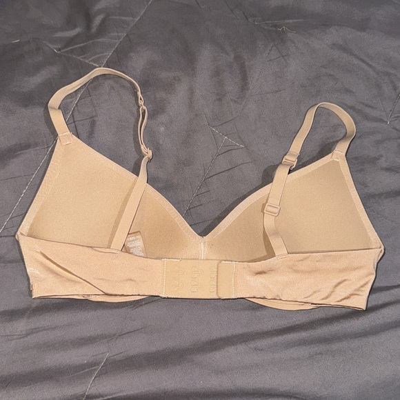 SKIMS WEIGHTLESS BRA - Picture 2 of 3